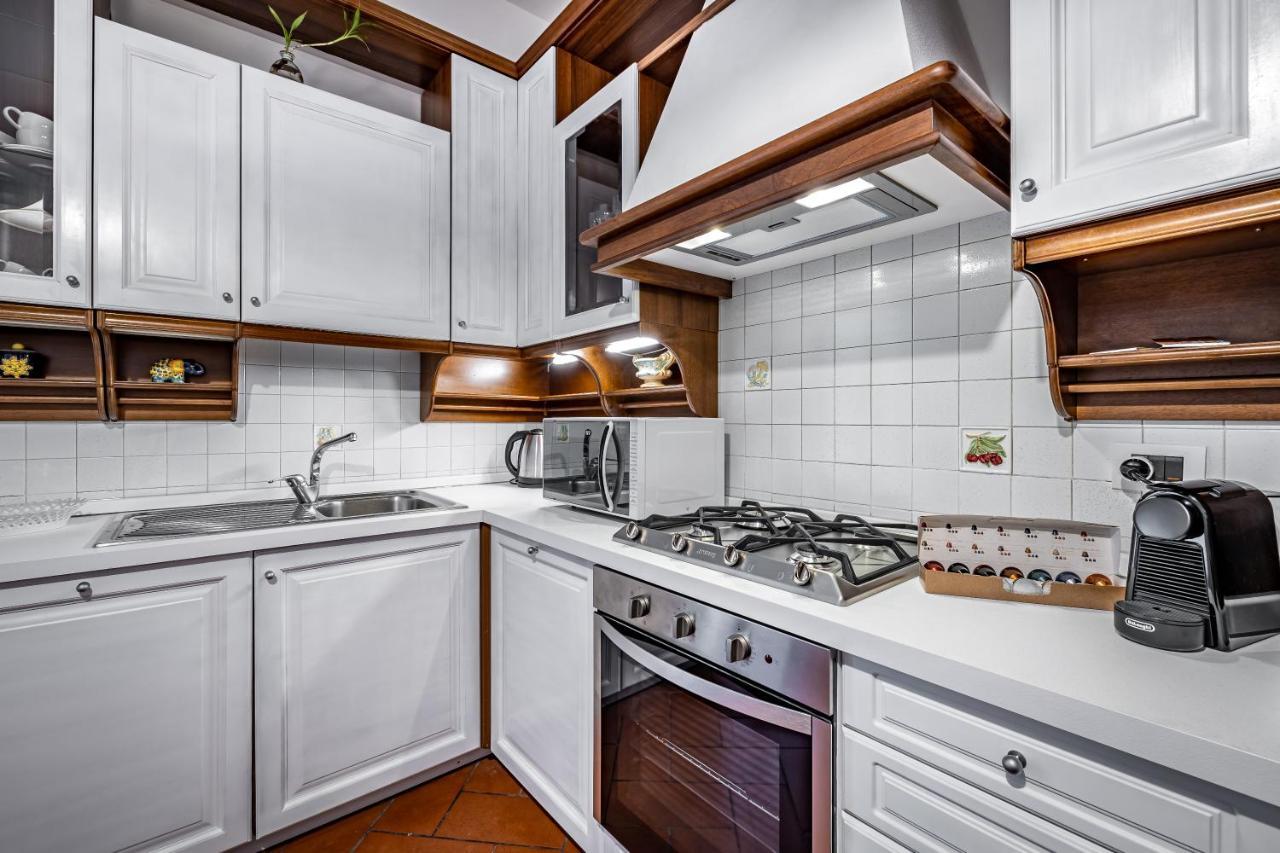 Yid Elegant Apt With Garage Firenze Bagian luar foto