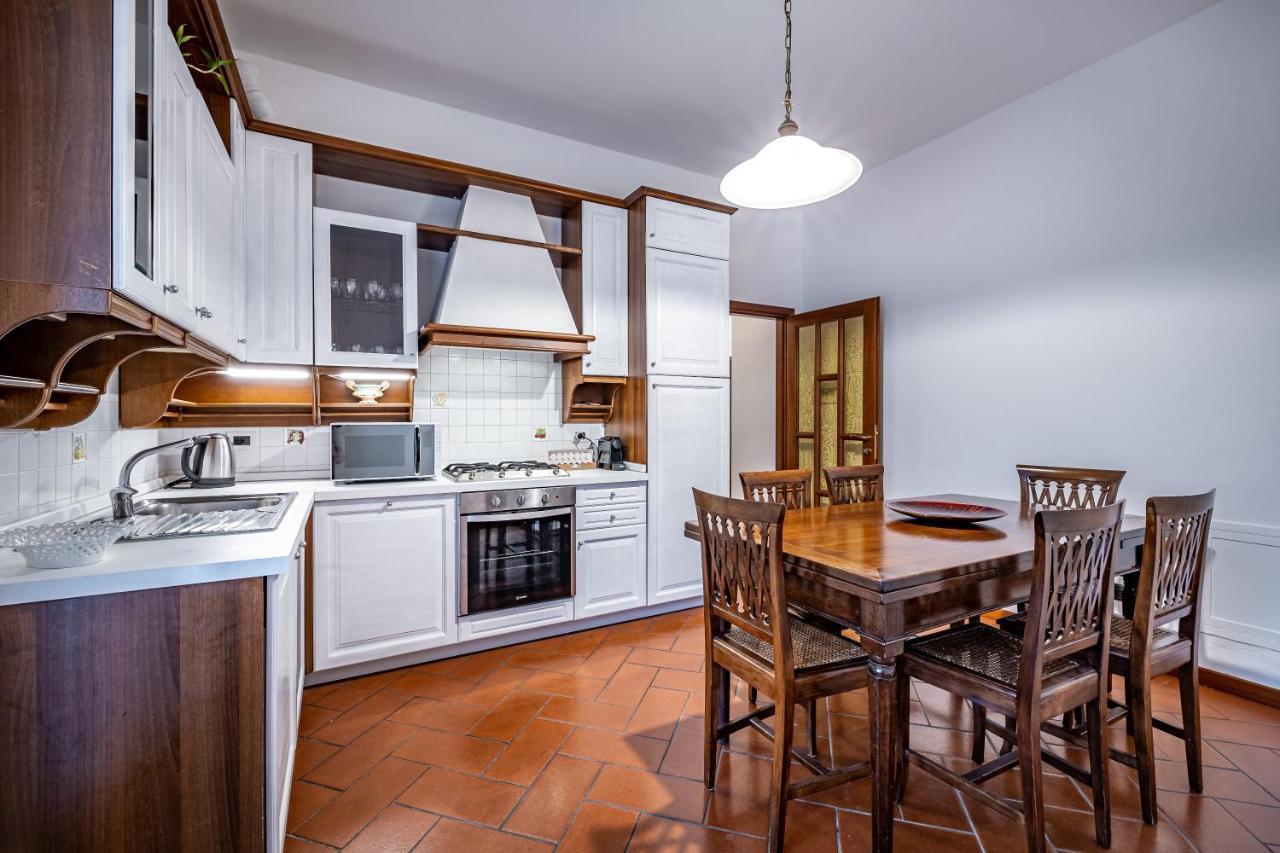 Yid Elegant Apt With Garage Firenze Bagian luar foto