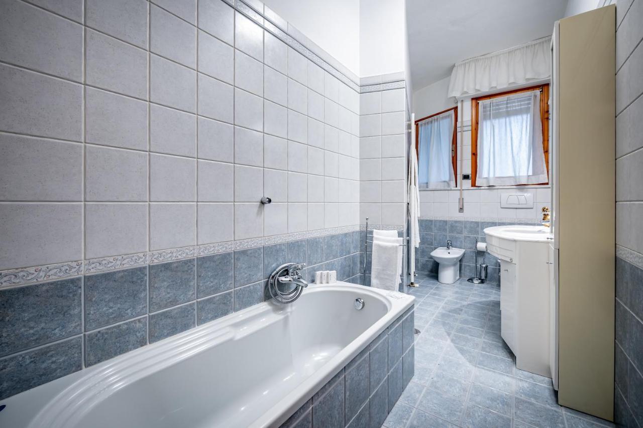 Yid Elegant Apt With Garage Firenze Bagian luar foto