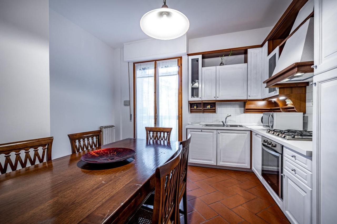 Yid Elegant Apt With Garage Firenze Bagian luar foto